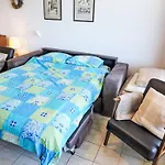 Jeanne D'arc Apt- H2-49 By Interhome